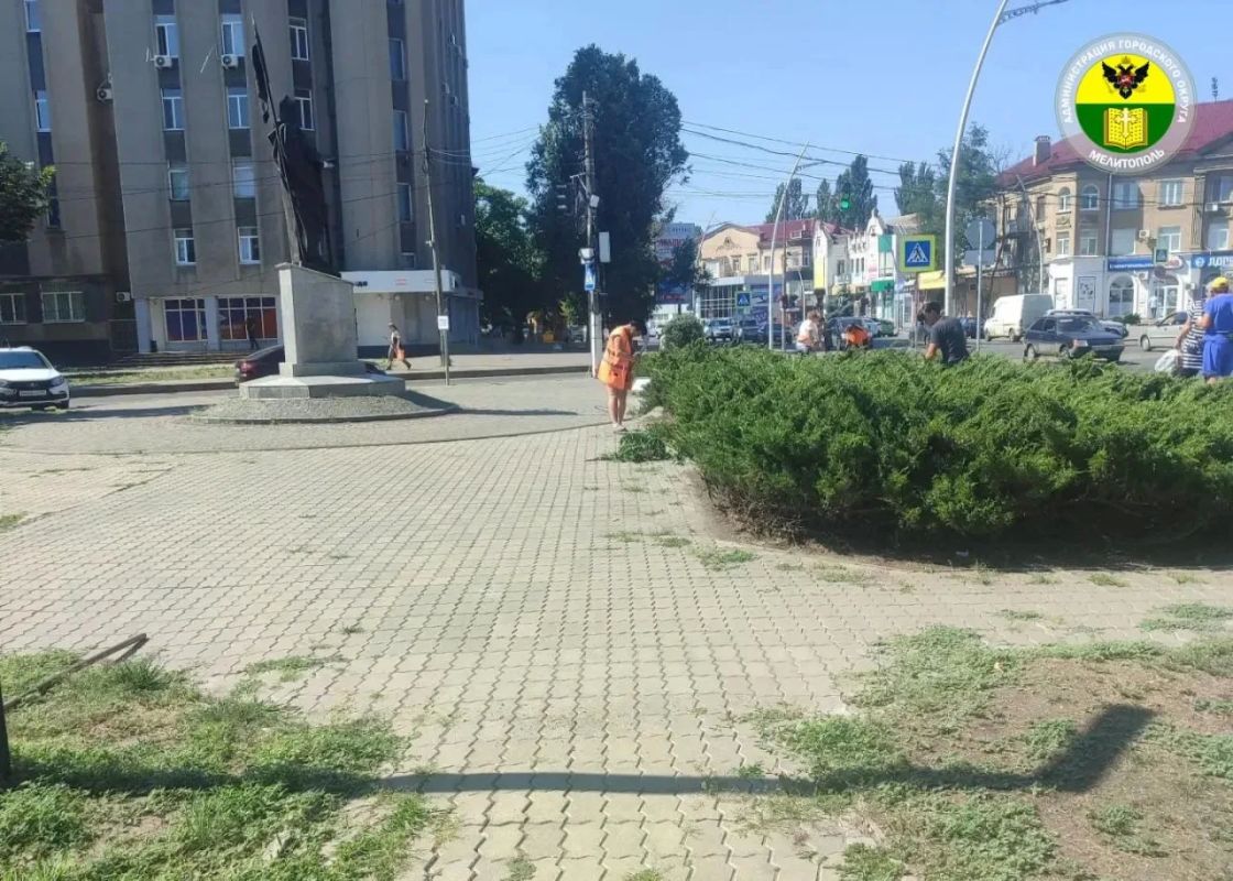 МКУ «Благоустройство» продолжает работы по содержанию зелёных зон Мелитополя МКУ «Благоустройство» продолжает работы по содержанию зелёных зон Мелитополя