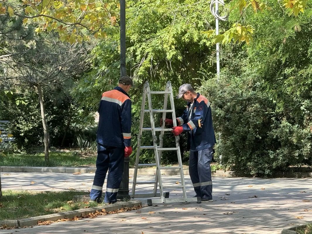 МБУ «Горсвет» проводит работы на проспекте Ленина МБУ «Горсвет» проводит работы на проспекте Ленина