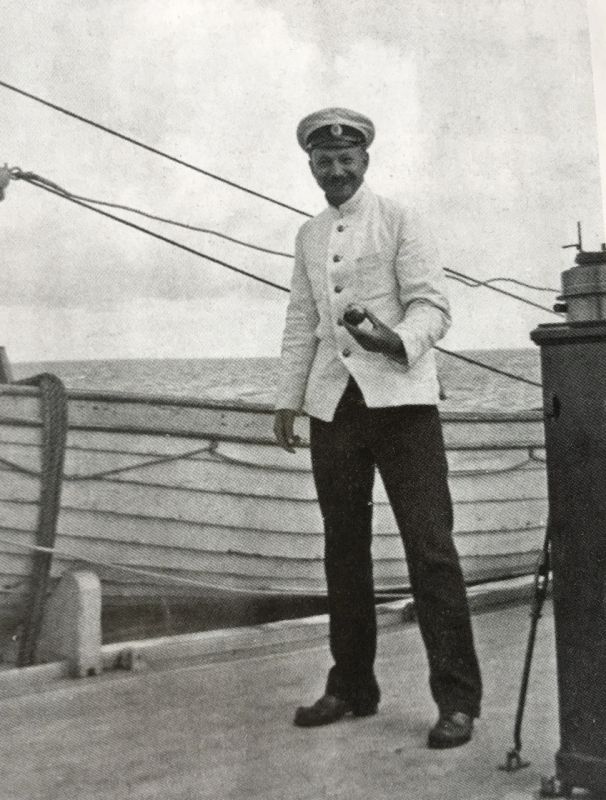 Урок истории.. 10 августа 1912 года. Из Санкт-Петербурга вышла шхуна «Святая Анна» под командованием Георгия Брусилова Урок истории.. 10 августа 1912 года. Из Санкт-Петербурга вышла шхуна «Святая Анна» под командованием Георгия Брусилова