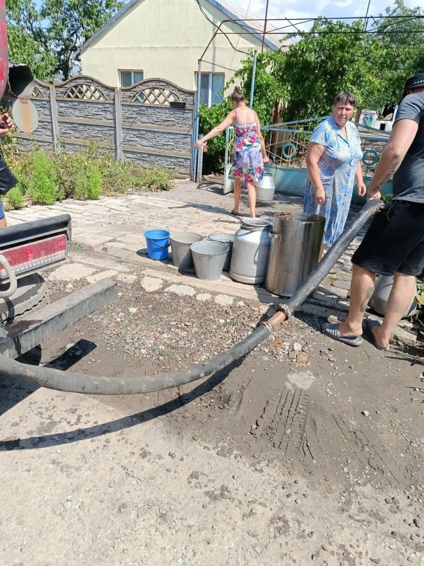 ГУП «Вода Запорожья» доставили воду в село Максима Горького ГУП «Вода Запорожья» доставили воду в село Максима Горького