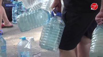 Бердянск, как и другие населённые пункты региона, переживает серьёзные трудности вследствие террористических атак беспилотников на объекты энергетической инфраструктуры