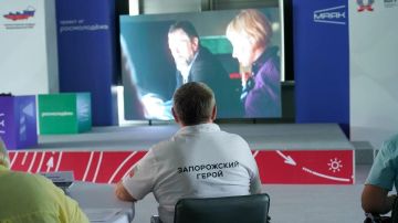 Участники программы «Zапорожские герои» посмотрели фильм о медийных манипуляциях