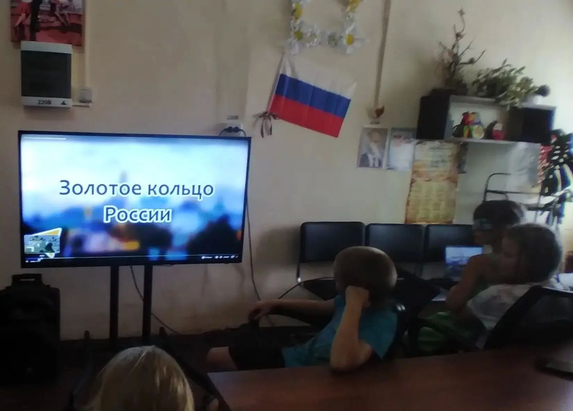 В Переможненском СДК состоялась онлайн - экскурсия по Золотому кольцу России! В Переможненском СДК состоялась онлайн - экскурсия по Золотому кольцу России!