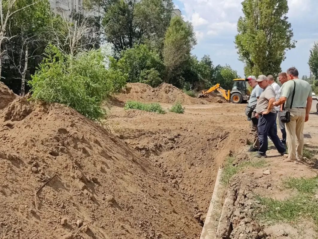 Провел рабочую встречу с представителями контрольной группы Минстроя России Провел рабочую встречу с представителями контрольной группы Минстроя России