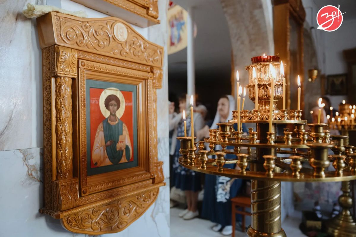 14 августа православные христиане отмечают Изнесение честных древ животворящего креста Господня 14 августа православные христиане отмечают Изнесение честных древ животворящего креста Господня
