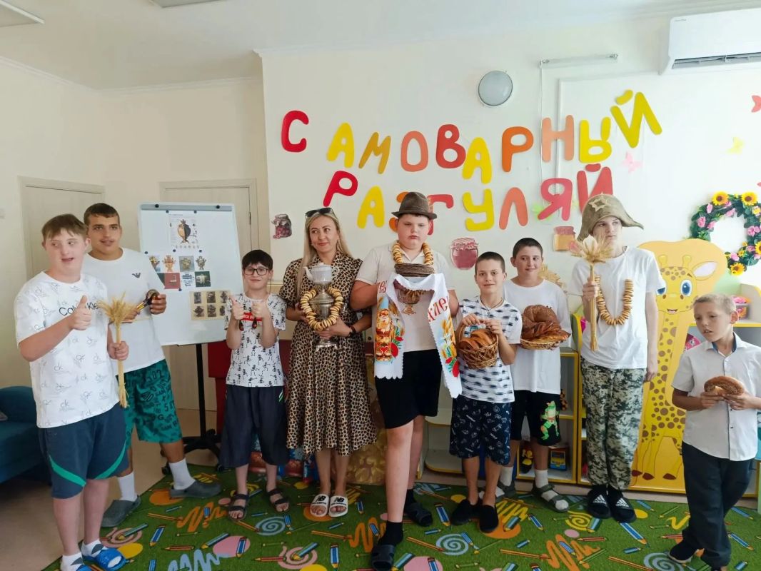 Самоварный разгуляй!. В Бердянском обособленном подразделении ГБУ «Комплексный центр социального обслуживания населения» Министерства труда и социальной политики Запорожской области, в отделении комплексной реабилитации... Самоварный разгуляй!. В Бердянском обособленном подразделении ГБУ «Комплексный центр социального обслуживания населения» Министерства труда и социальной политики Запорожской области, в отделении комплексной реабилитации...