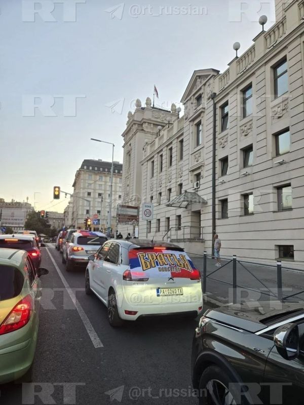 Автопробег в поддержку России и россиян провели в Белграде Автопробег в поддержку России и россиян провели в Белграде