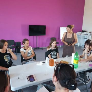 На минувших выходных в молодёжном Центре Приморска отпраздновали Медовый Спас