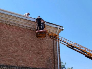 Пензенские специалисты помогли исправить неполадки в водосточной системе школы села Григорьевка Пологовского округа