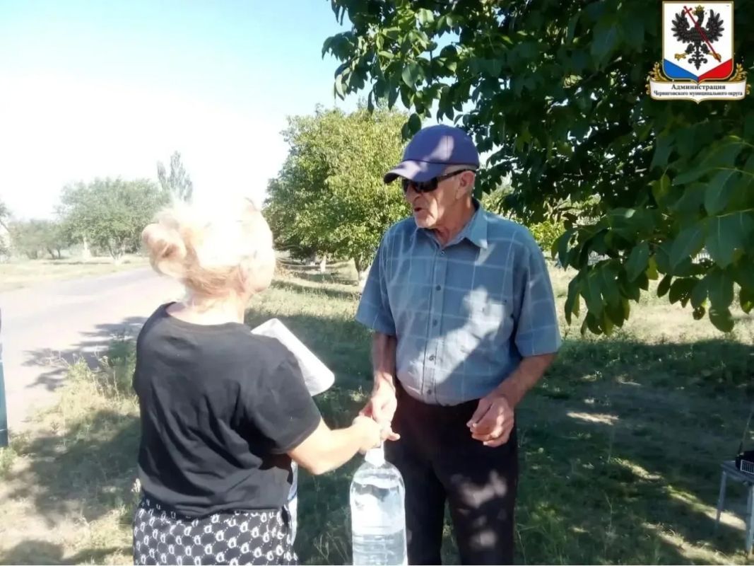 Продолжается обеспечение водой жителей Черниговского района Продолжается обеспечение водой жителей Черниговского района