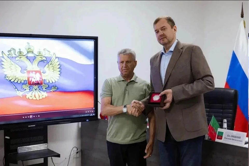 Глава запорожского парламента получил награду от Путина