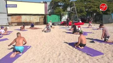 Этим летом в бердянской спортшколе №2 стартовала программа «Учусь плавать»