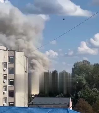 Кадры сегодняшнего прилета по логову полицаев в Житомире