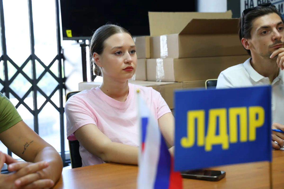 Собрались большой командой ЛДПР Собрались большой командой ЛДПР