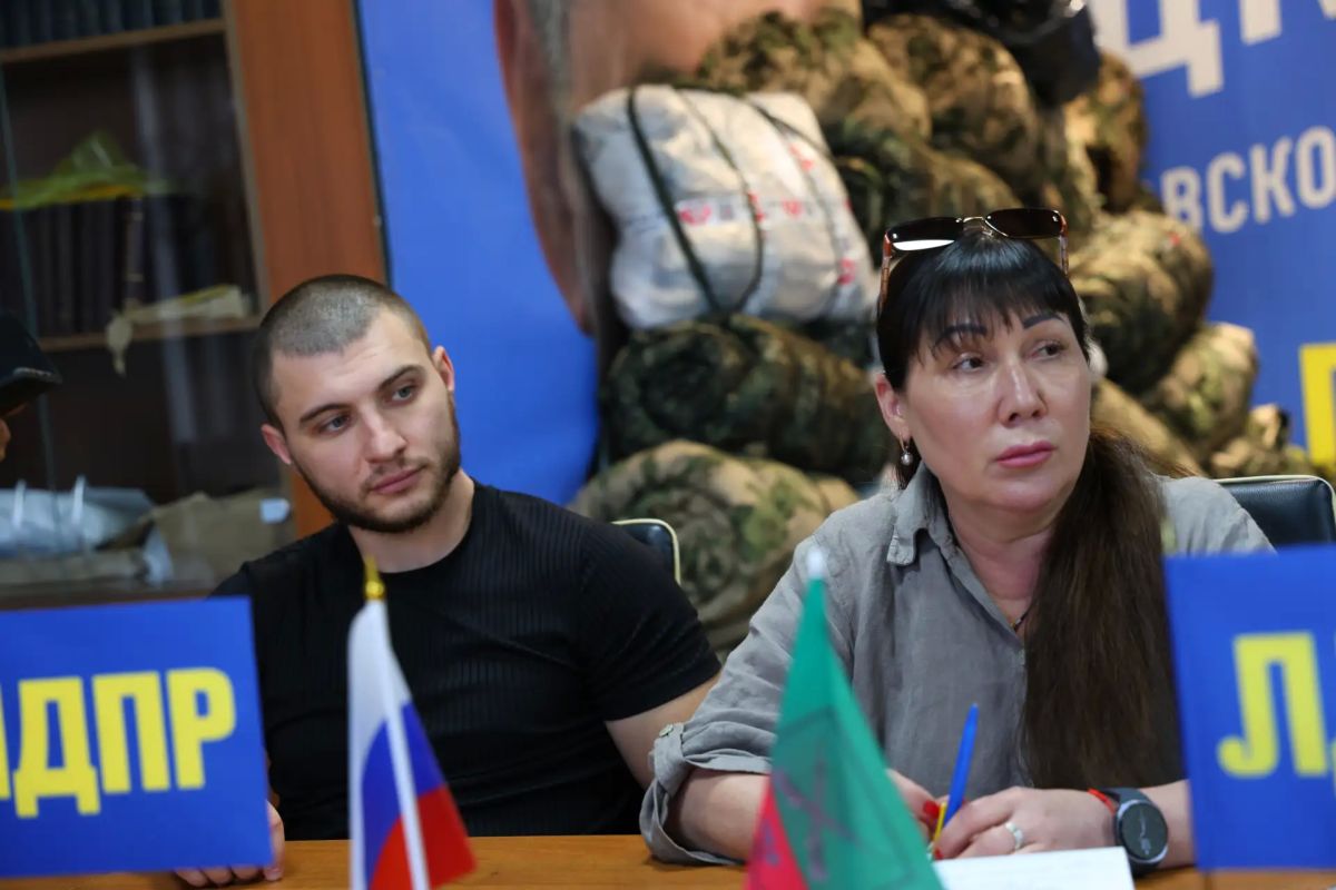 Собрались большой командой ЛДПР Собрались большой командой ЛДПР