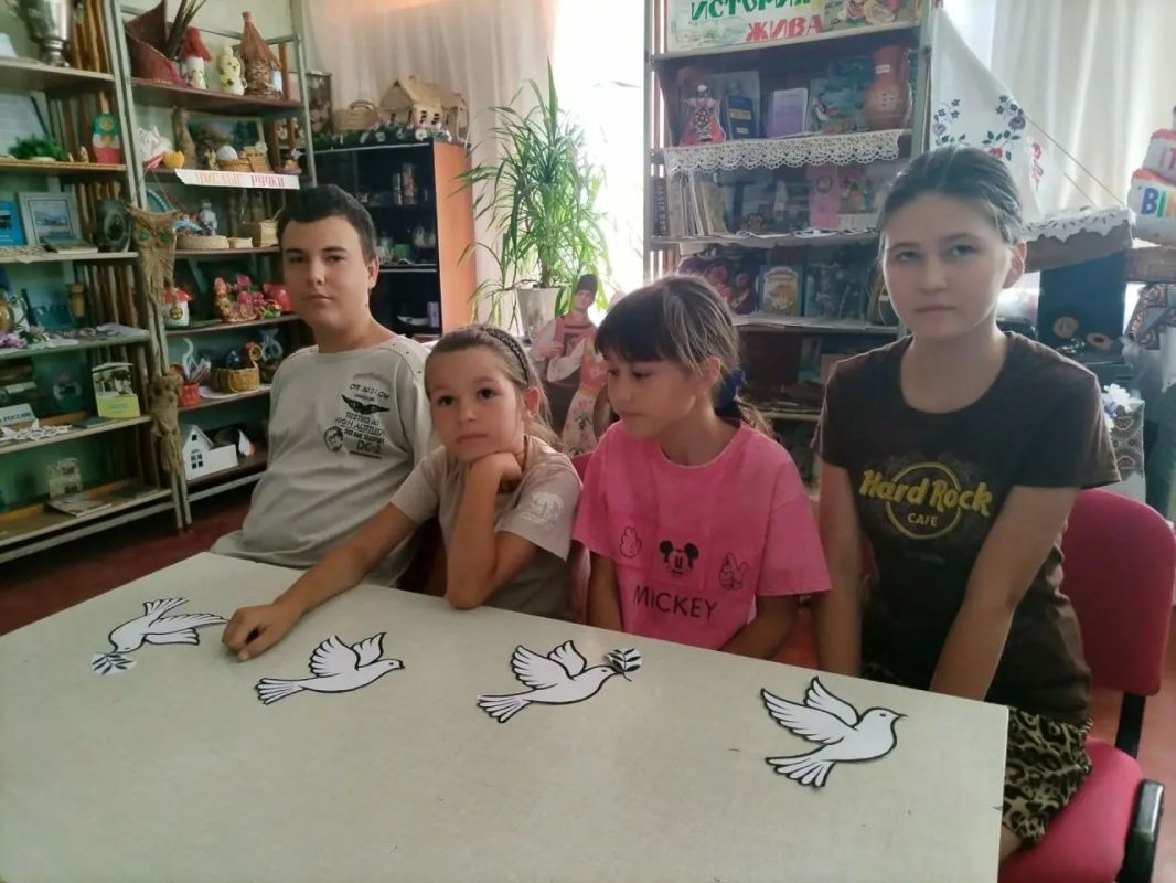 В библиотеке села Трояны прошла акция «Белый голубь мира» В библиотеке села Трояны прошла акция «Белый голубь мира»
