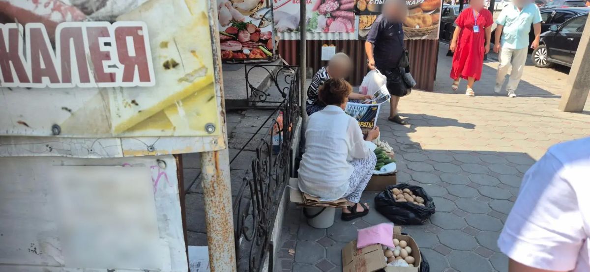 Пообщались с жителями и передали свежий выпуск газеты Пообщались с жителями и передали свежий выпуск газеты