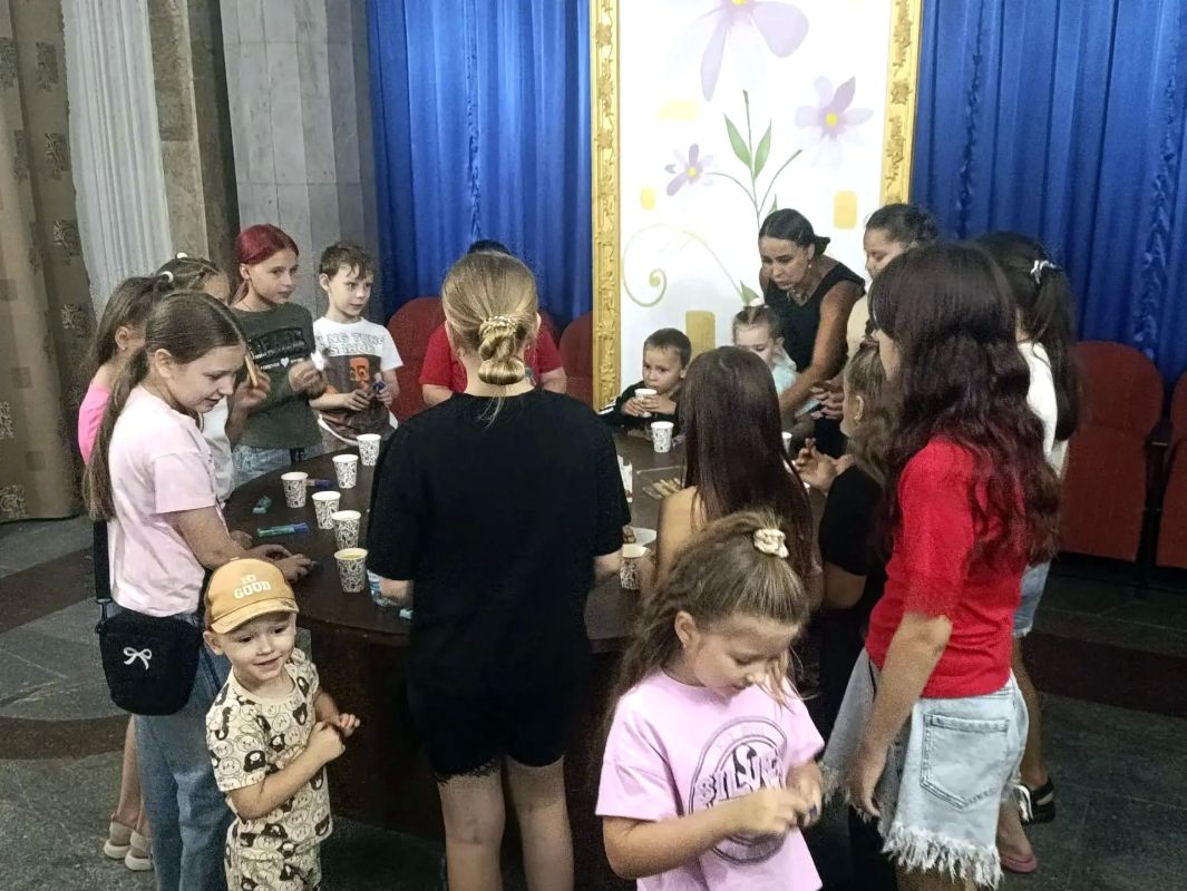 В Михайловском округе отметили юбилей легендарного Чебурашки В Михайловском округе отметили юбилей легендарного Чебурашки