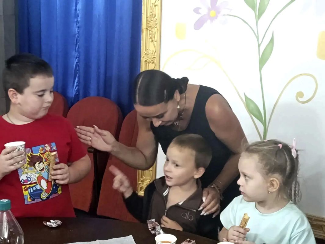 В Михайловском округе отметили юбилей легендарного Чебурашки В Михайловском округе отметили юбилей легендарного Чебурашки
