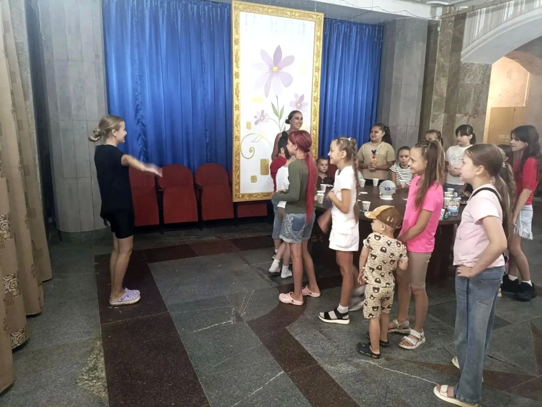 В Михайловском округе отметили юбилей легендарного Чебурашки В Михайловском округе отметили юбилей легендарного Чебурашки