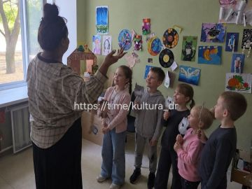 В театральном кружке "Созвездие" прошло увлекательное занятие, посвящённое театру с масками "Комедия масок"!