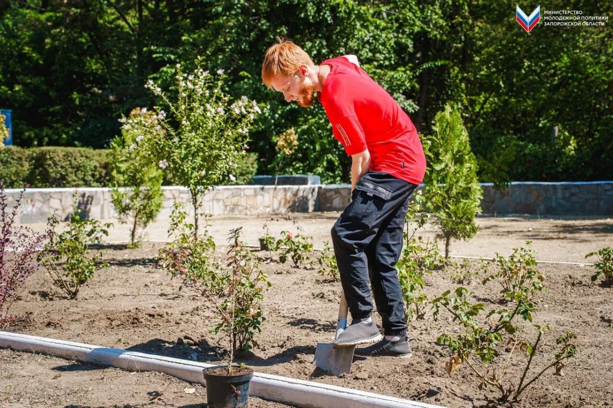 «Мир, благородство»: благоустройство памятных мест «Мир, благородство»: благоустройство памятных мест