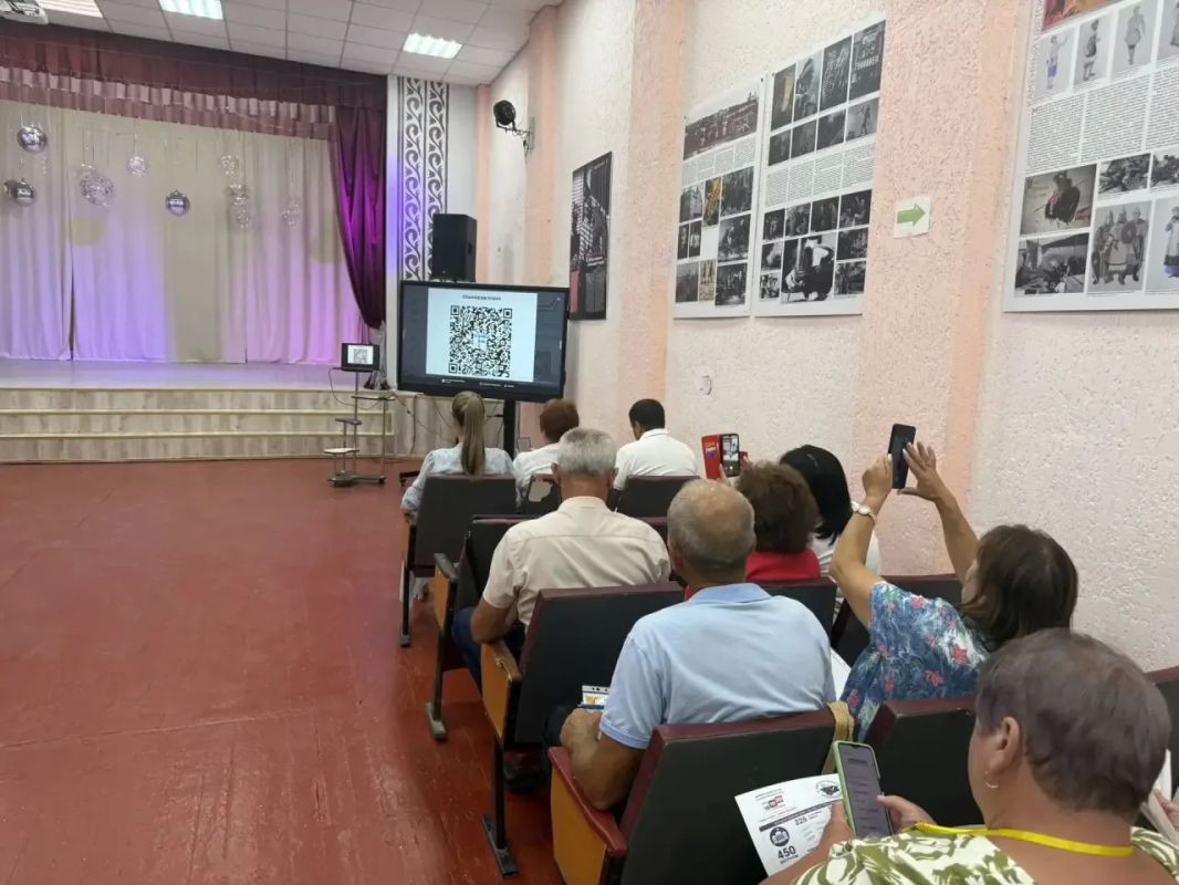 В рамках проекта «ИнформУИК» председатель территориальной избирательной комиссии № 5 Приазовского МО встретилась с педагогическим коллективом ГБУ ОО ЗО «Приазовская СОШ № 9», а также с директорами школ района В рамках проекта «ИнформУИК» председатель территориальной избирательной комиссии № 5 Приазовского МО встретилась с педагогическим коллективом ГБУ ОО ЗО «Приазовская СОШ № 9», а также с директорами школ района