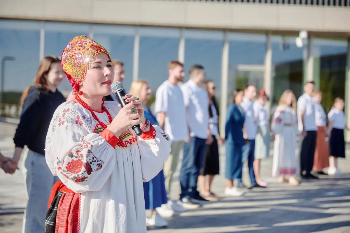 День Государственного флага России жители Запорожской области отметили в Мастерской управления «Сенеж» День Государственного флага России жители Запорожской области отметили в Мастерской управления «Сенеж»