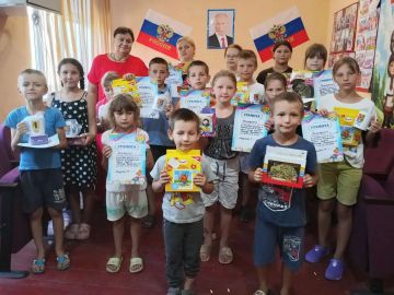 В Волчанском СК состоялось торжественное закрытие объединенного летнего кружка "Непоседы"