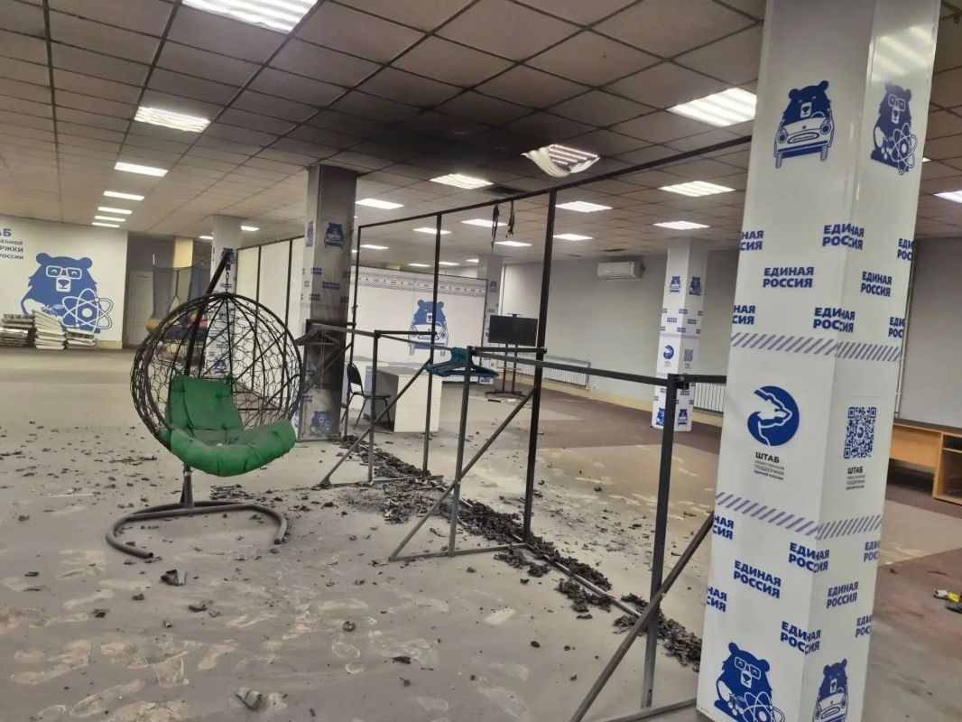 Отделение Единой России в Мелитополе продолжит оказывать помощь жителям, несмотря на вражеские атаки Отделение Единой России в Мелитополе продолжит оказывать помощь жителям, несмотря на вражеские атаки