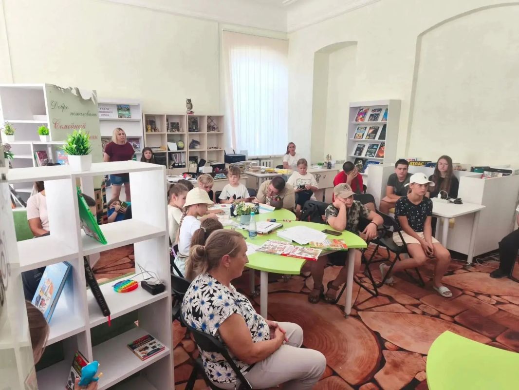 "Детство, опаленное войной": Урок памяти и истории под таким названием провели в Елисеевском сельском клубе "Детство, опаленное войной": Урок памяти и истории под таким названием провели в Елисеевском сельском клубе
