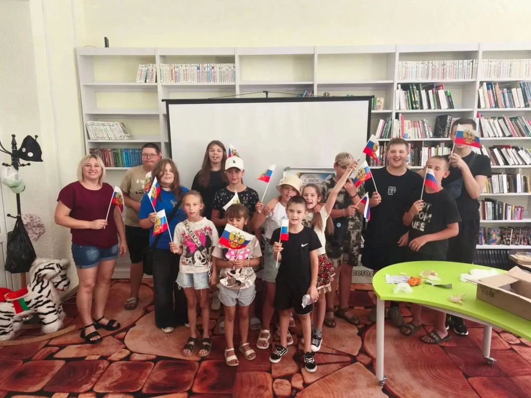 "Детство, опаленное войной": Урок памяти и истории под таким названием провели в Елисеевском сельском клубе