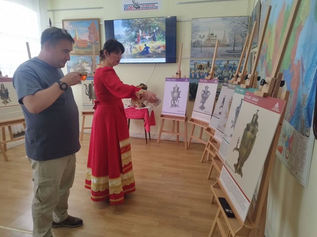 «Душой дома» стал самовар: в Акимовском музее открылась выставка ко Дню самовара «Душой дома» стал самовар: в Акимовском музее открылась выставка ко Дню самовара
