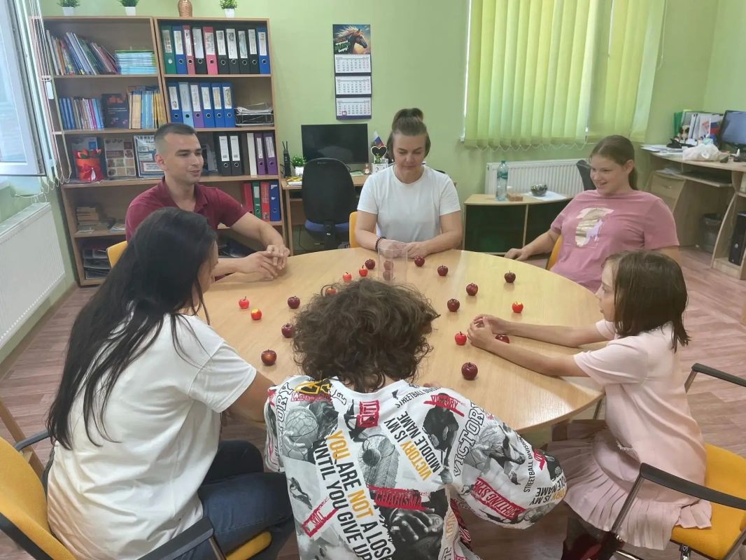 В ГБУ "Комплексный центр социального обслуживания населения" Министерства труда и социальной политики Запорожской области в отделении комплексной реабилитации детей-инвалидов г. Мелитополь прошло мероприятие для детей:...
