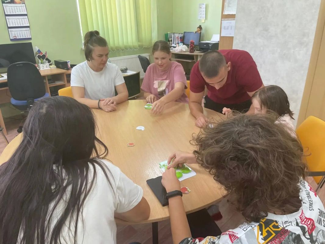 В ГБУ "Комплексный центр социального обслуживания населения" Министерства труда и социальной политики Запорожской области в отделении комплексной реабилитации детей-инвалидов г. Мелитополь прошло мероприятие для детей:... В ГБУ "Комплексный центр социального обслуживания населения" Министерства труда и социальной политики Запорожской области в отделении комплексной реабилитации детей-инвалидов г. Мелитополь прошло мероприятие для детей:...