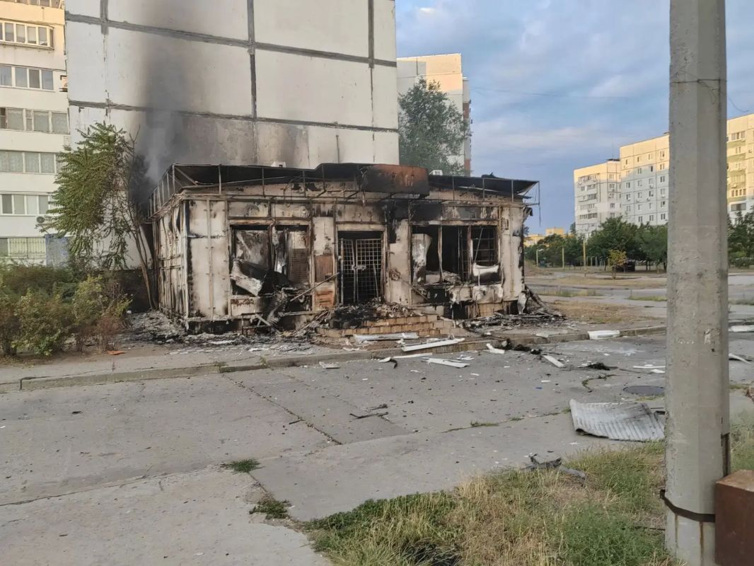 После ночной атаки ВСУ на Энергодар повреждены магазины