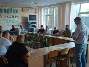 В рамках проекта "ИнформУИК" член территориальной избирательной комиссии № 2 провёл мероприятие по информированию избирателей о выборах депутатов Госдумы в организации "Железные дороги Новороссии"
