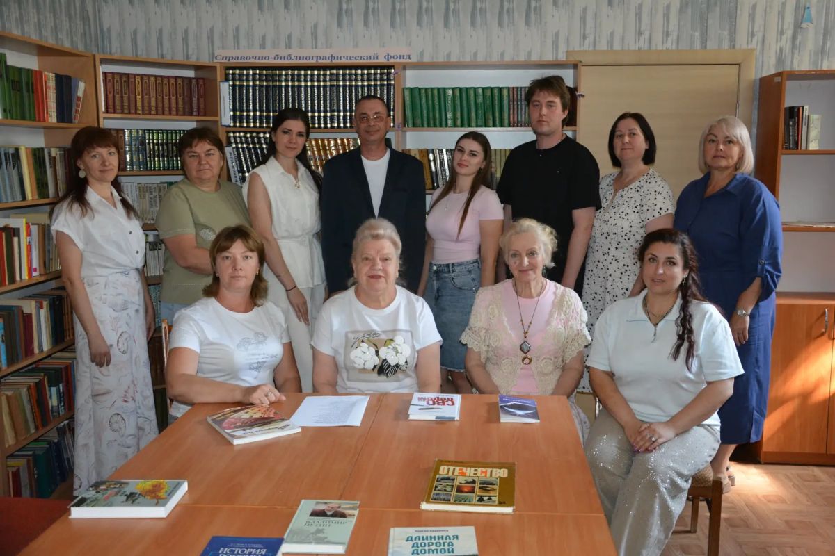 Вдохновение, рождённое подвигом: поэтическая встреча в г. Васильевка! Вдохновение, рождённое подвигом: поэтическая встреча в г. Васильевка!