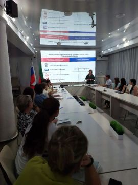 Всероссийский проект "ИнформУИК" подразумевает не только подомовый/поквартирный обход избирателей, но и информационные встречи с коллективами предприятий и организаций