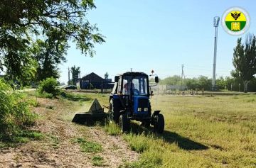 В Константиновском сельском поселении продолжается покос травы
