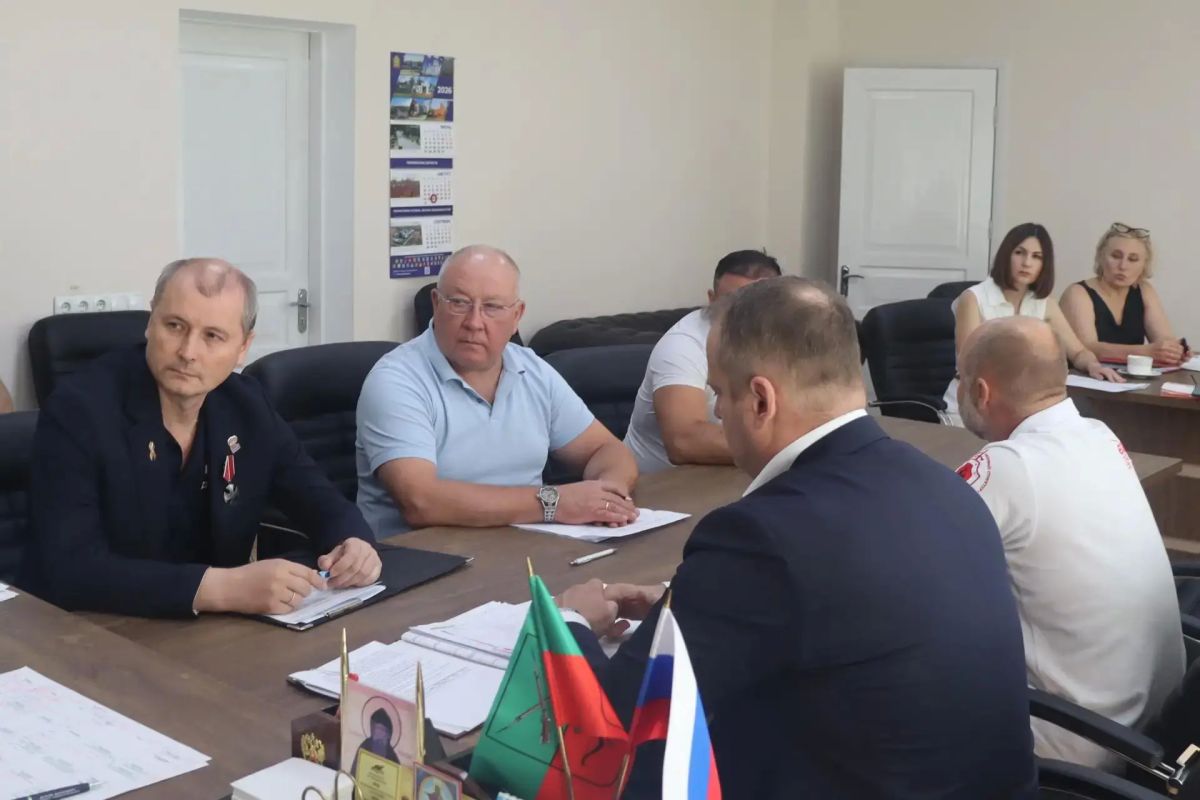 Виктор Емельяненко: Провёл рабочее совещание с заместителями, руководителями комитетов и аппаратом Законодательного Собрания Запорожской области Виктор Емельяненко: Провёл рабочее совещание с заместителями, руководителями комитетов и аппаратом Законодательного Собрания Запорожской области