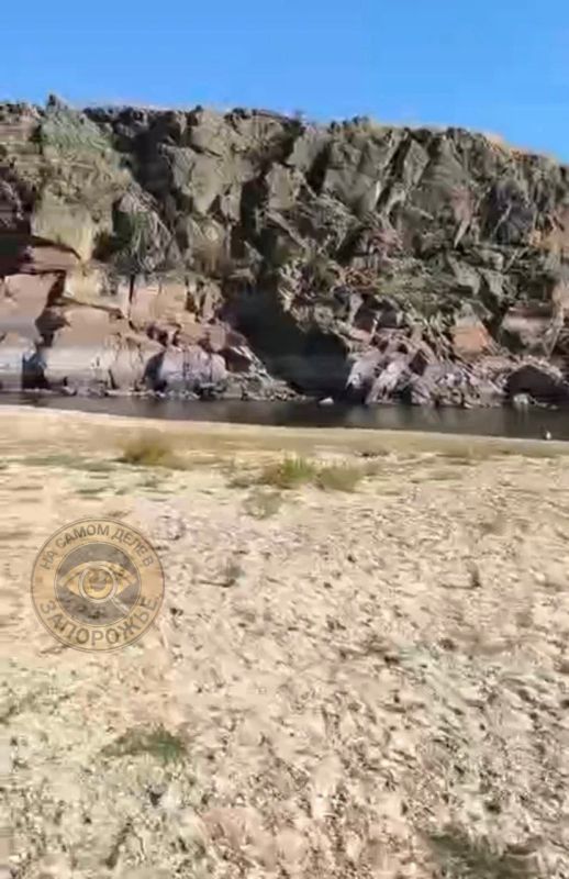 Запорожье. Вода в Днепре упала до рекордно низкого уровня Запорожье. Вода в Днепре упала до рекордно низкого уровня