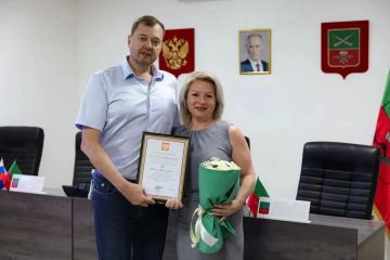 Юлия Сажаева: Поздравляю нашу Юлию Реву с вручением благодарности Президента Российской Федерации! Это высокая оценка её многолетнего добросовестного труда и профессионализма