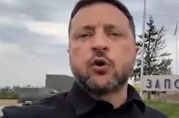 Наехал грузовик. В видеозаписи с Зеленским нашли пугающий эпизод