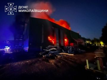В Нколаеве прилетело по порту, промзоне и торговому центру