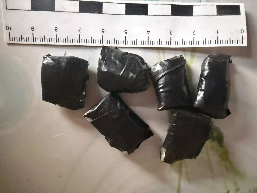 В Мелитополе сотрудники полиции пресекли незаконный оборот синтетических наркотиков В Мелитополе сотрудники полиции пресекли незаконный оборот синтетических наркотиков