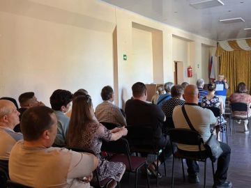 В преддверии начала учебного года председатель ТИК № 4 в рамках проекта "ИнформУИК" встретилась с сотрудниками "Акимовского профессионального лицея"
