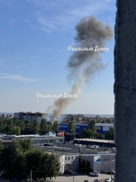 Обстановка по очереди: пожар на складе в Днепропетровске, уничтоженная фура в Запорожье и разогрев в Киеве