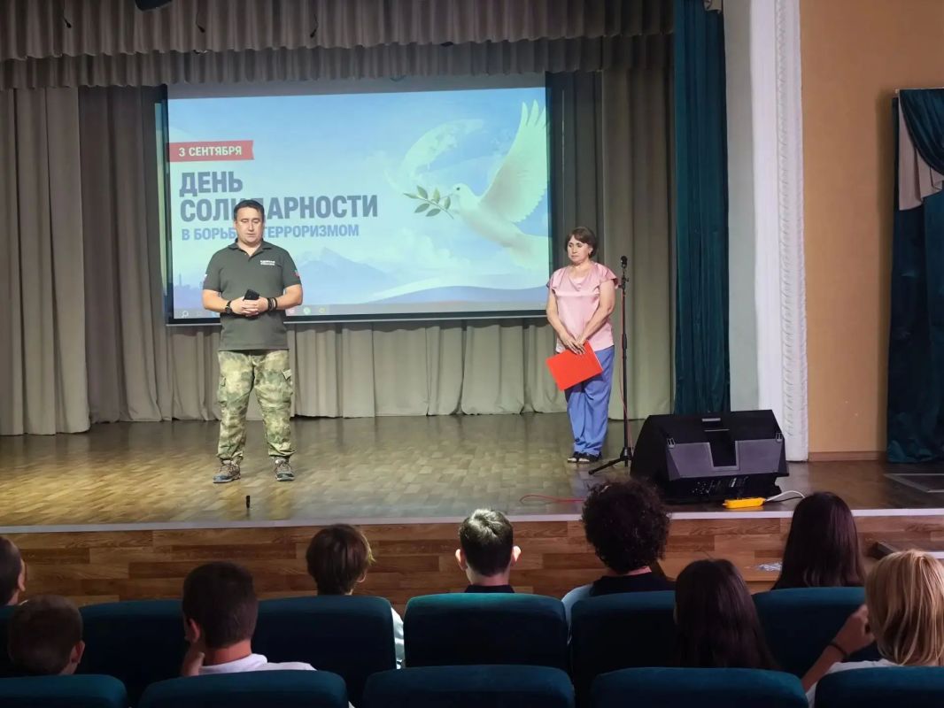 В Акимовском муниципальном округе почтили память жертв терроризма В Акимовском муниципальном округе почтили память жертв терроризма