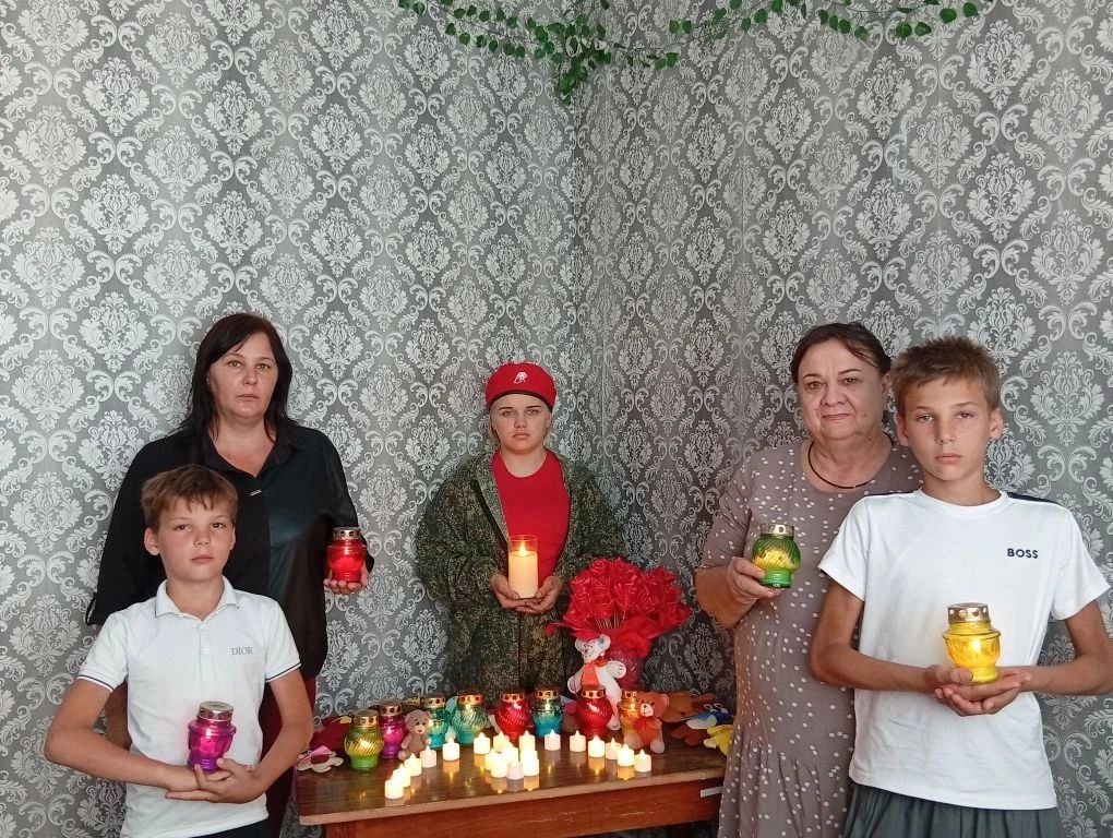 В Акимовском муниципальном округе почтили память жертв терроризма В Акимовском муниципальном округе почтили память жертв терроризма